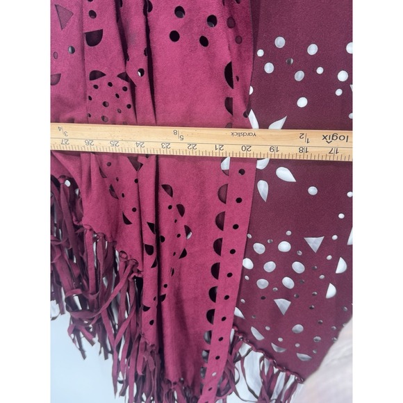 NWT Choies Laser Cut and Fringe Faux Suede Shawl Burgundy Cut Out Whisky Goth - Picture 6 of 8